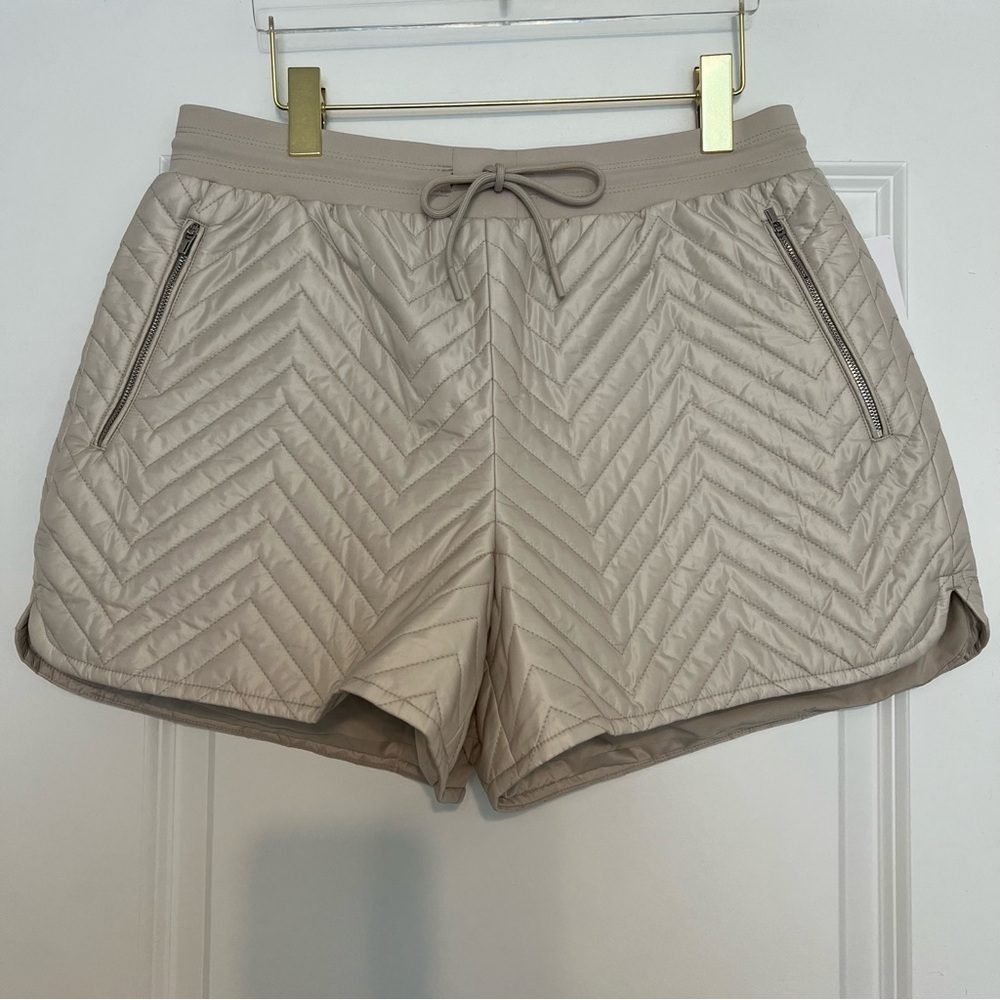 Women’s new Athleta apres ski shorts size 10